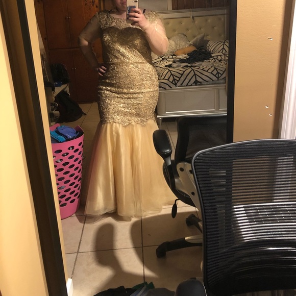 Prom Dress - Picture 2 of 6
